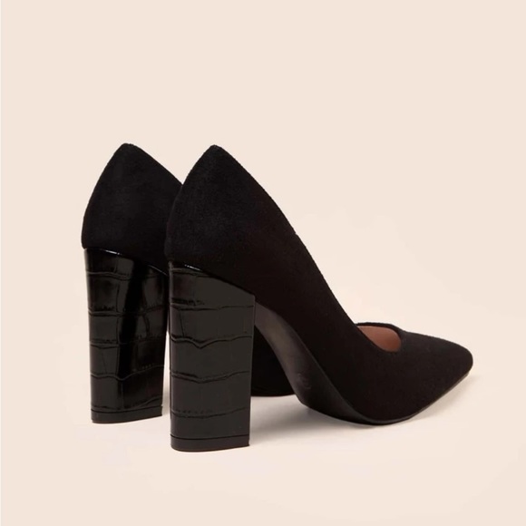 Crocodile Embossed Point Toe Chunky Heeled Faux Suede Court Pumps - Picture 3 of 4